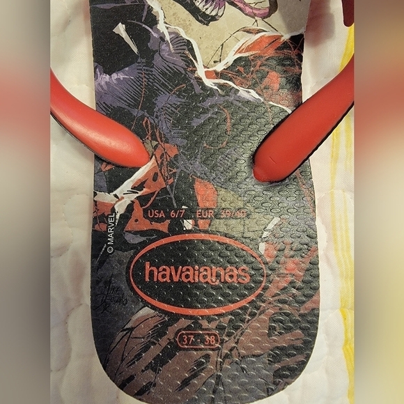 NWT Havaiana Men\'s Marvel Flip Flops, Size 6/7 main image 5